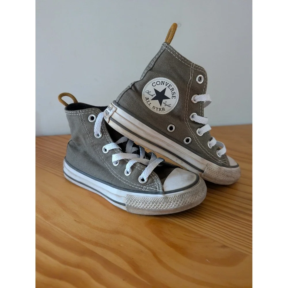 Converse Chuck Taylor All Star Kids High Top Grey Sneakers 671644F Size 11 US